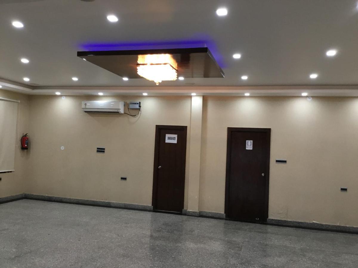 Отель Arsh Residency Лакхнау Экстерьер фото
